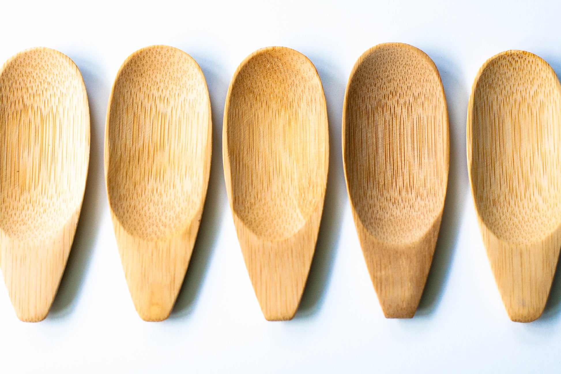 5x Bamboo Deodorant Applicators in a line